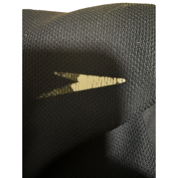 Speedo swim shirt no size tag, fits like large - Picture 4 of 4